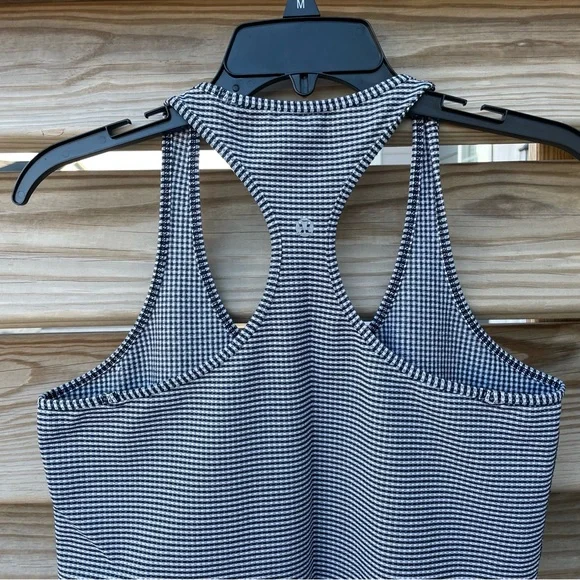 Lululemon navy blue & white gingham racer back tank top EUC Women 12 - Picture 5 of 8